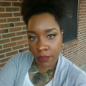 Meet your Posher, Zanaya